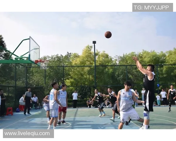 广东与四川2020年对决回顾:篮球盛宴中的精彩瞬间与战术分析 广东与四川2020年对决回顾:篮球盛宴中的精彩瞬间与战术分析